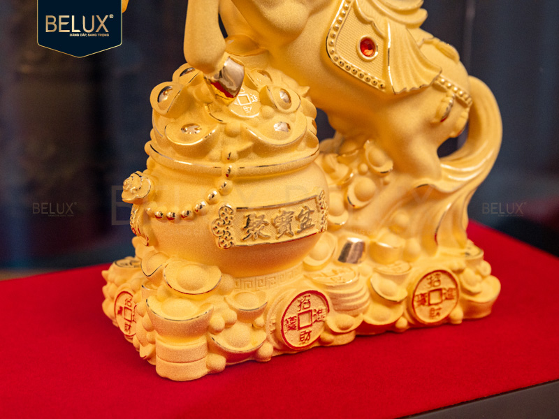 Tượng Ngựa Hũ Tiền dát vàng cát&nbsp;11.8x5.1x15cm